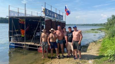 Касимовцы отправились в плавание по Оке на самодельном плоту