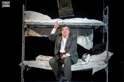 Актёр Юрий Борисов привёз награду в Рязанский театр драмы