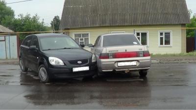 Две иномарки не разминулись в Рязани
