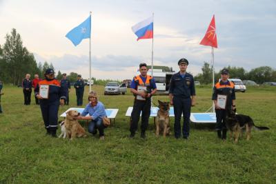 Рязанские кинологи победили на соревнованиях МЧС