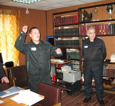 Осуждённые рязанской ИК-5 сыграли в дартс