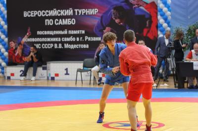 Рязанские самбисты завоевали медали домашнего Всероссийского турнира
