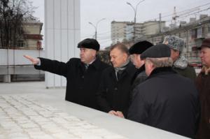 Белый цвет Монумента Победы смутил губернатора