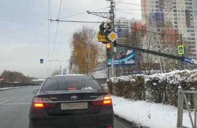 На Московском шоссе в Рязани начали монтировать новую камеру