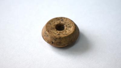 Шацкий учитель обнаружил при ремонте дома пряслице домонгольской эпохи