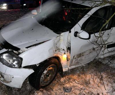 В Касимовском районе Lada Largus слетела в кювет, пострадали три человека