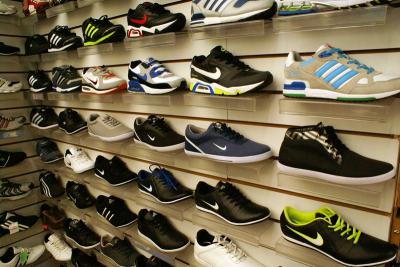 В Ряжске пресечена торговля контрафактной обувью