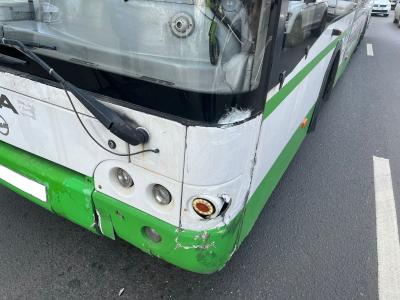 На Касимовском шоссе в Рязани пострадали два пассажира автобуса, столкнувшегося с иномаркой