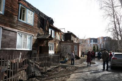 Сгоревший на улице Лесопарковой дом находился в списке аварийных