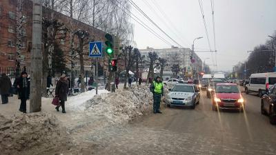 На улице Интернациональной Renault сбил мужчину на пешеходном переходе