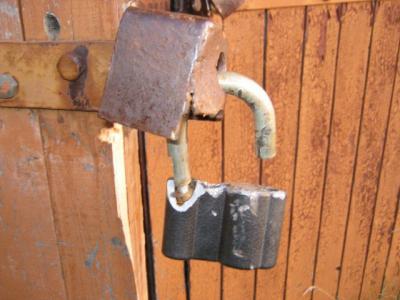 Вор лишил жителя Касимова садовых инструментов