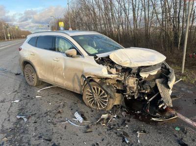 В лобовом ДТП под Рязанью пострадали автоледи и девочка-пассажир