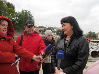 Ирина Трошина (справа)