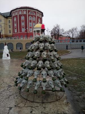 Рязанская ёлка из противогазов обрела вторую жизнь