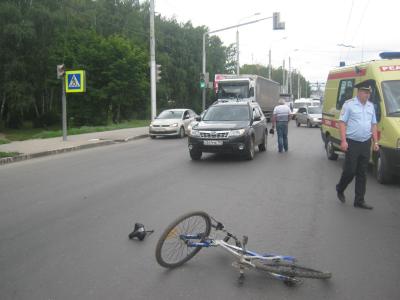 В Рязани на пешеходном переходе сбили подростка на велосипеде