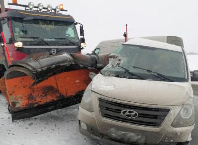 В массовом ДТП под Михайловом пострадали три человека