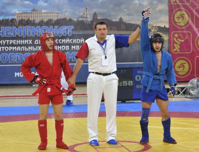 Рязанский полицейский завоевал золото чемпионата МВД по боевому самбо