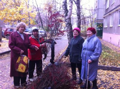 В скверах и дворах Рязани продолжились субботники