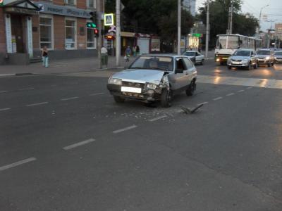 В центре Рязани Toyota врезалась в ВАЗ-2108