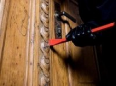 Шиловский пенсионер украл у соседки-сверстницы слесарный инструмент