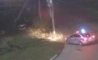 В Рязани пьяный водитель протаранил столб, пытаясь скрыться от гаишников