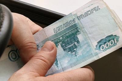 Жительницу Сараев оштрафовали за мешающую её соседу крышу