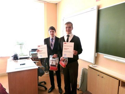 Рязанские школьники научили взрослых пользоваться мобильным интернетом