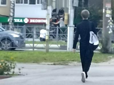 Скульптуру «Молодой нахимовец с девушкой» в Горроще Рязани замотали плёнкой