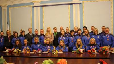 Игрокам и тренерам ЖФК «Рязань-ВДВ» вручили бронзовые медали чемпионата России