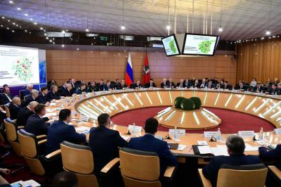 Аркадий Фомин: «Вопросам поддержки граждан предпенсионного возраста уделяется особое внимание»