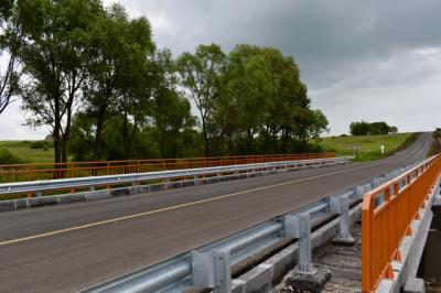 АО «Рязаньавтодор» продолжает чинить трассу в Михайловском округе