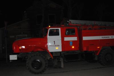В ночь с пятницу на субботу в Рязани горело два автомобиля