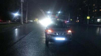 На улице Новосёлов внедорожник сбил юношу на пешеходном переходе