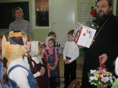 Настоятеля Преображенского храма Рязани с Днём ангела поздравили и дети