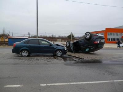Chevrolet Lacetti перевернул на крышу Ford Кuga на рязанском участке трассы М5