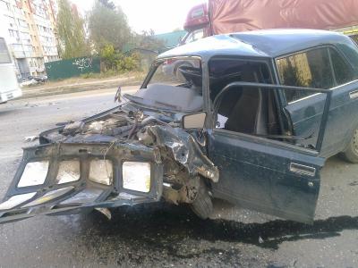 Водитель ВАЗ-2107 спровоцировал в Рязани серьёзное ДТП с тремя иномарками и автобусом