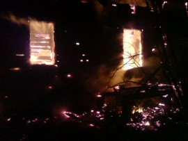 В Скопинском и Спасском районах огонь повредил жилые дома