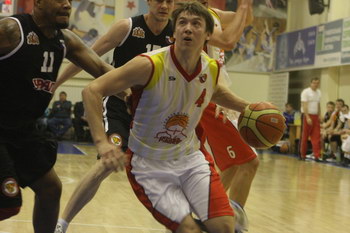 БК «Рязань» проиграл первый матч «Уралу»