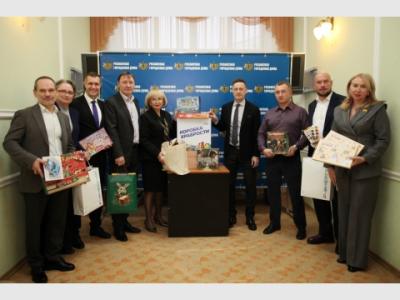 Депутаты городской Думы присоединились к акции «Коробка храбрости»