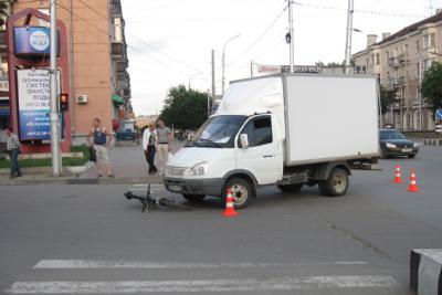 В центре Рязани грузовая «Газель» сбила подростка на велосипеде