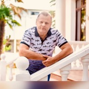 c9129753-5de3-4aa8-977f-7513f7d196fd.jpg title=