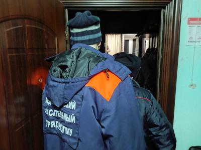 Отряд РязГМУ «Salus» освободил мужчину из запертой квартиры