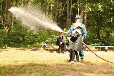 Ребята из Солотчинских лагерей посостязаются в пожарной эстафете