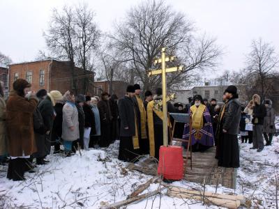 На территории больницы имени Н.А.Семашко Рязани освятили место под строительство храма