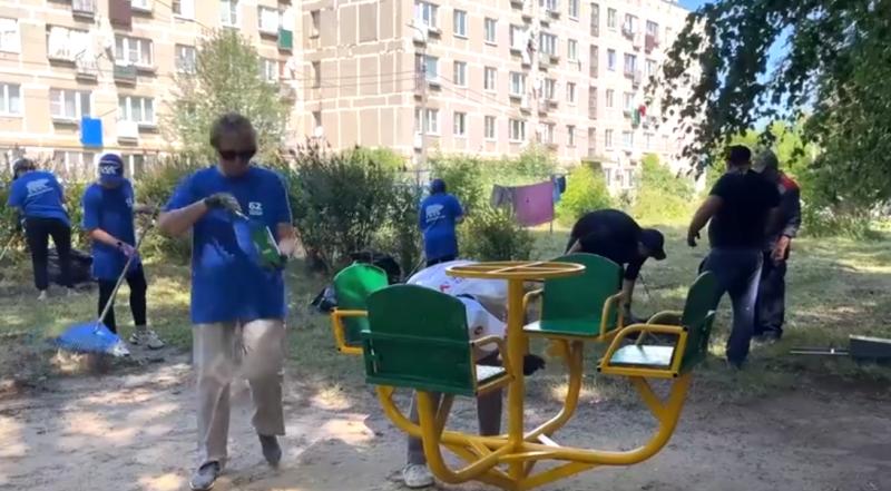 Волонтёры привели в порядок Нерский парк в Шилово