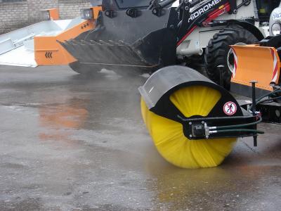 Дирекция благоустройства Рязани пополнилась четырьмя единицами снегоуборочной техники