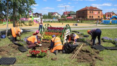 В Рязани установили «Цветочный мостик»