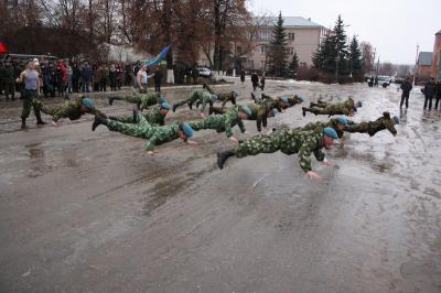 Отважные десантники показали в Скопине всю силу и мощь