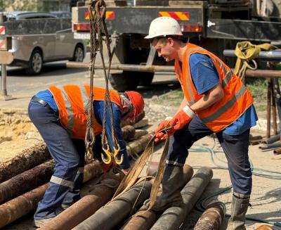 На улице Черновицкой в Рязани ремонтируют теплосети