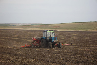 Во всех районах Рязанщины приступили к яровому севу
